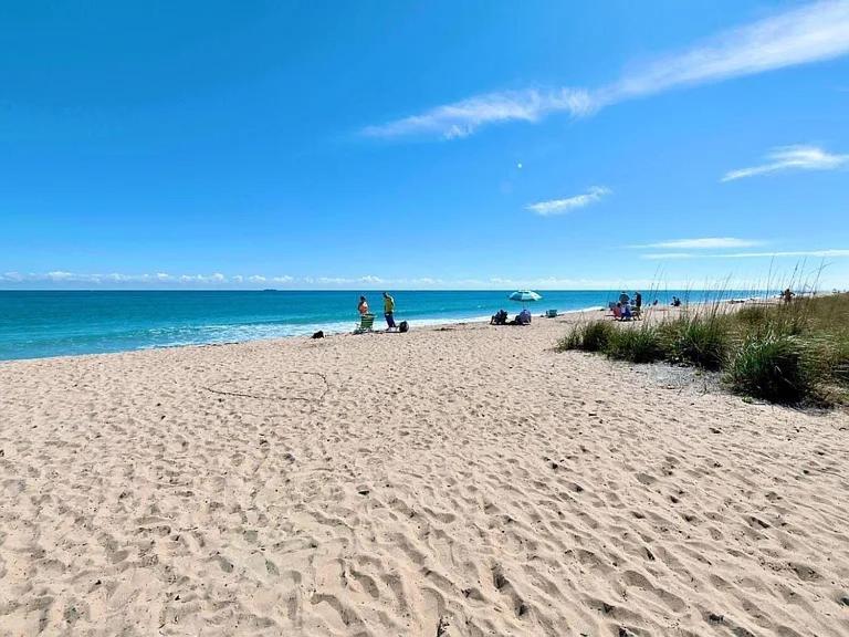 Aparthotel Renovated In The Heart Of Palm - Free Parking, Security Box Palm Beach