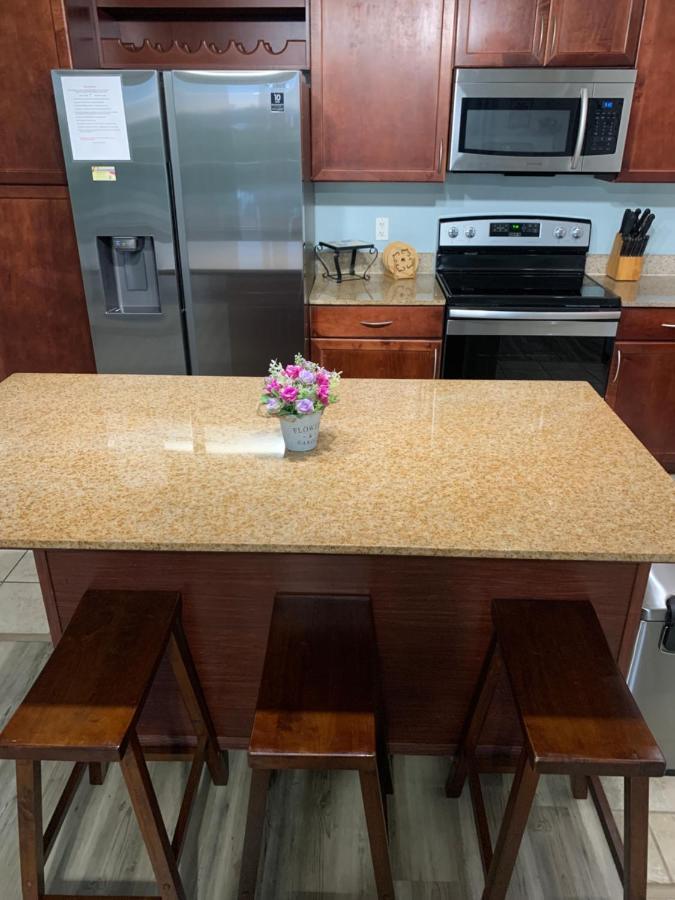 Laketown 5 Pools Steps To Family Friendly Apartment