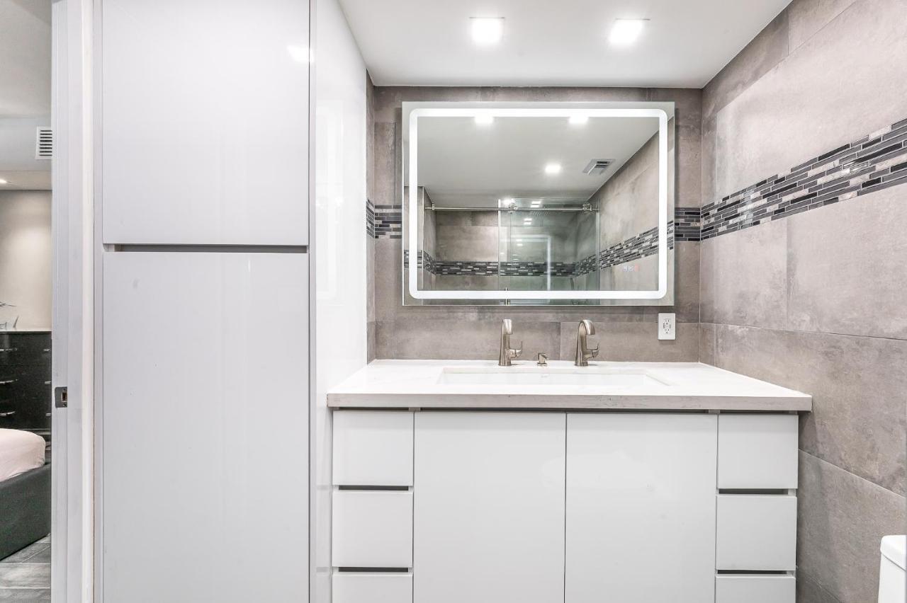 Amazing 2br 2ba Newly Reno Beachfront W/beach View Apartment