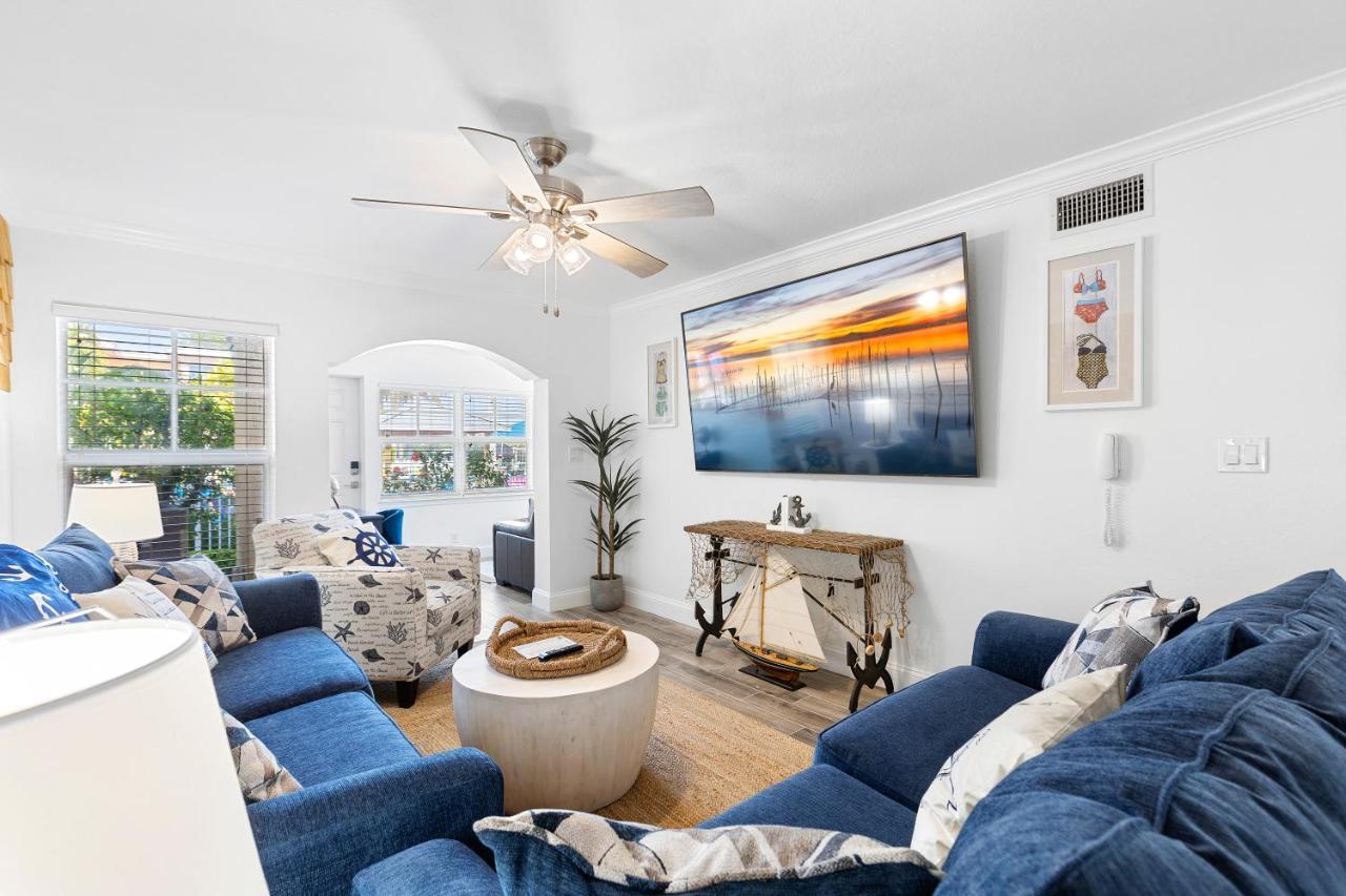 Premier 2bd Waterfront Barefoot Beach Apartment Clearwater Beach