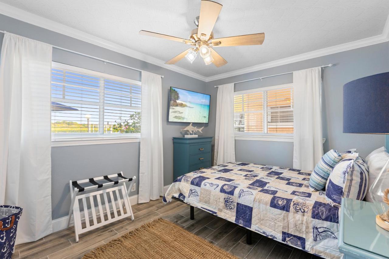 Apartment Premier 2bd Waterfront Barefoot Beach Clearwater Beach