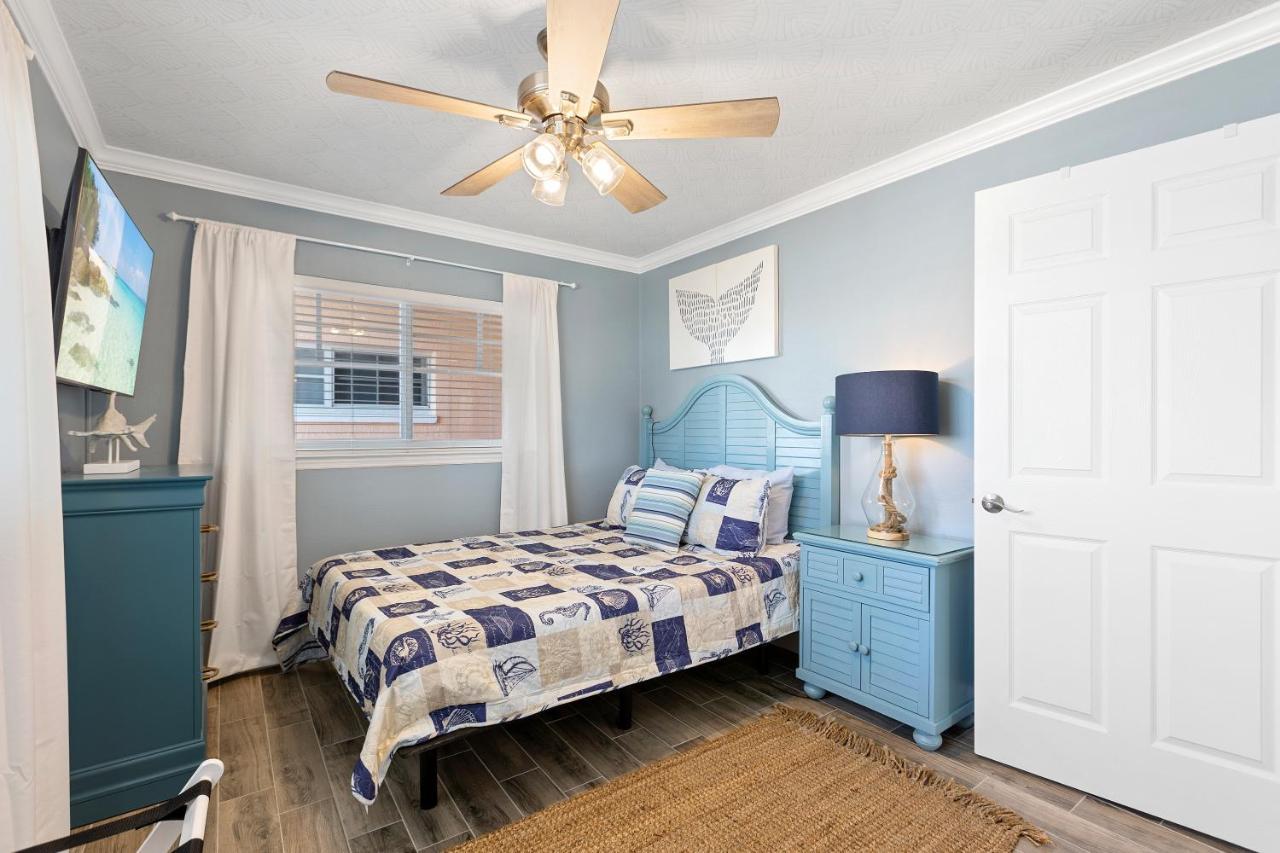 Premier 2bd Waterfront Barefoot Beach * Clearwater Beach