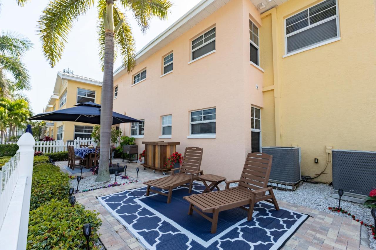 Premier 2bd Waterfront Barefoot Beach Apartment
