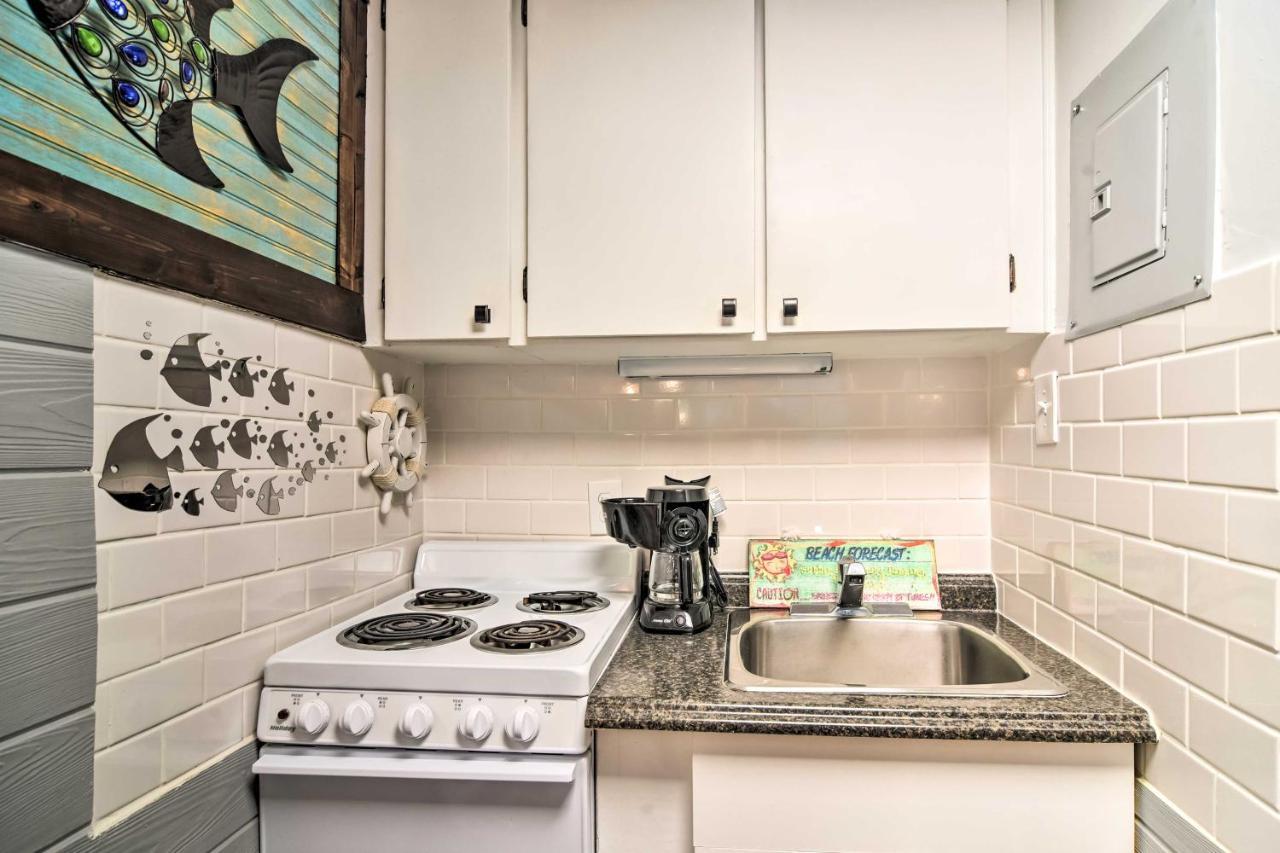 Apartment Bright Gulf Coast Escape - 8 Mi To Johns Pass! St. Pete Beach