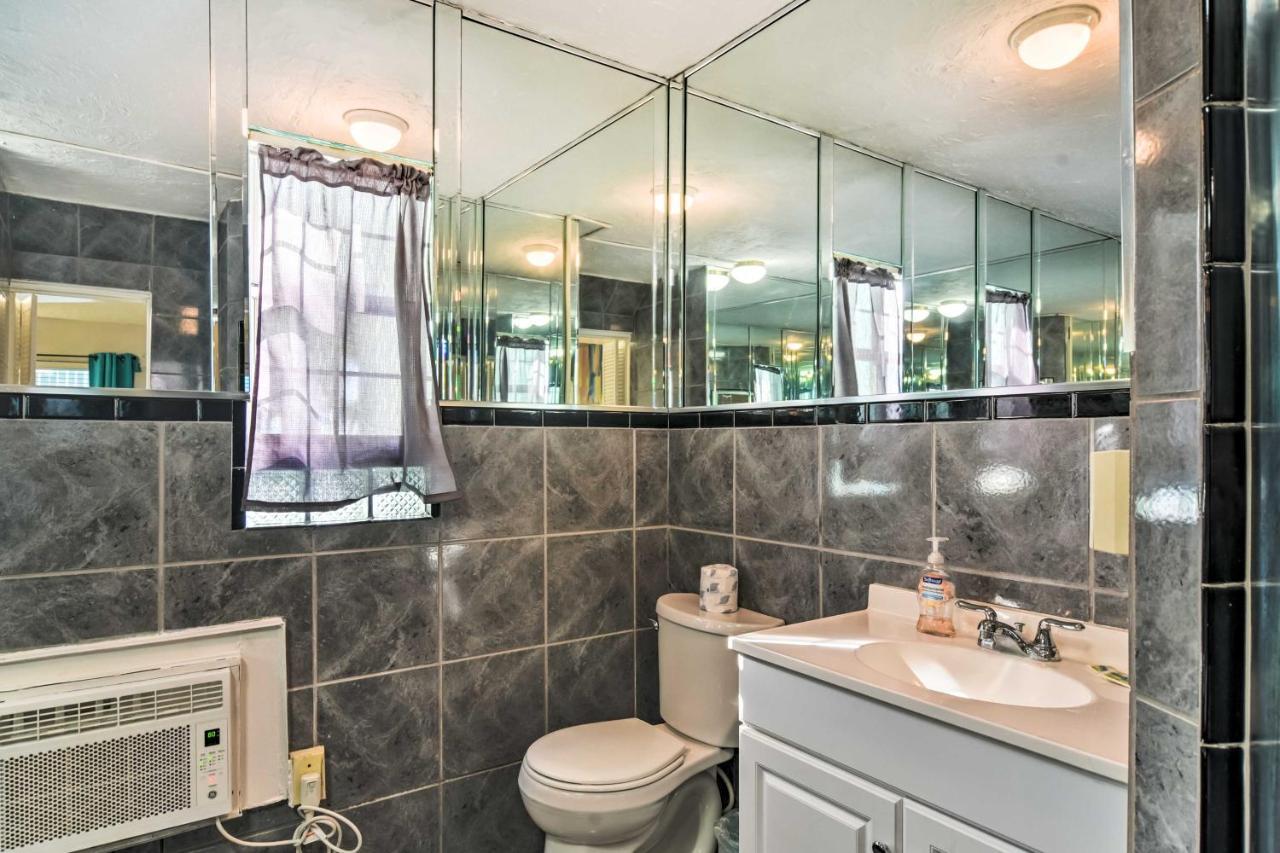 Apartment Bright Gulf Coast Escape - 8 Mi To Johns Pass! St. Pete Beach