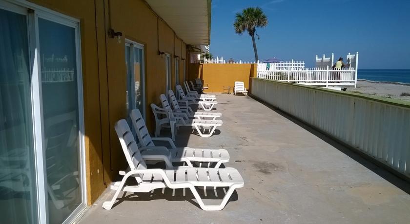 Beach House 3*