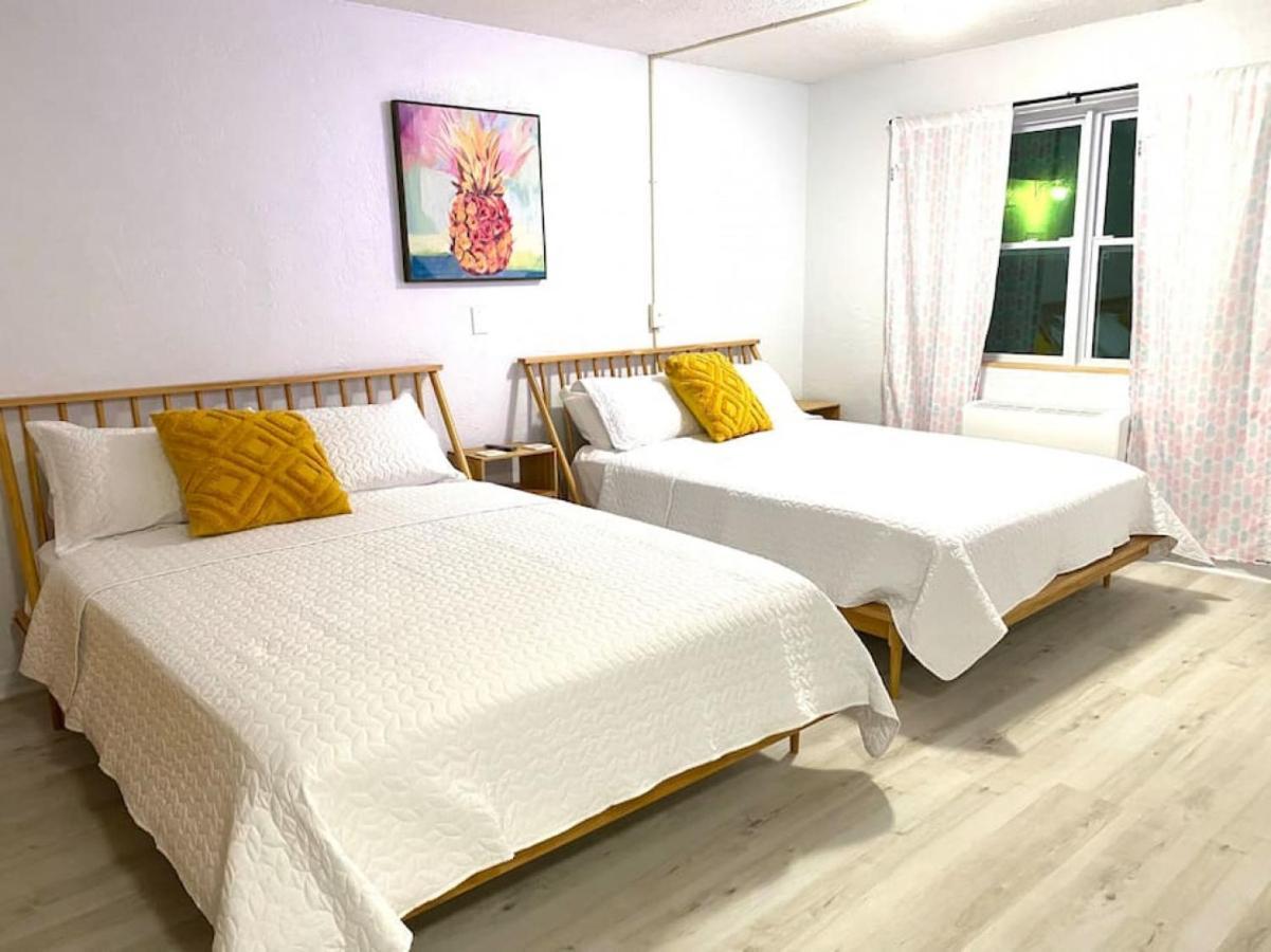 Apartment Pineapple Shores Retro 4 Daytona Beach