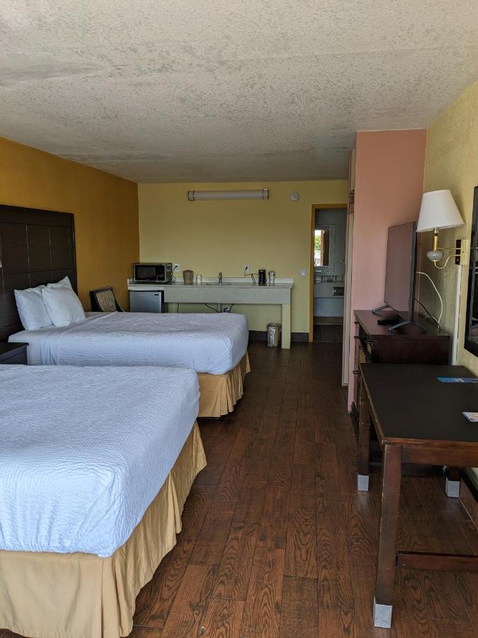 Days & By Wyndham * Port Richey