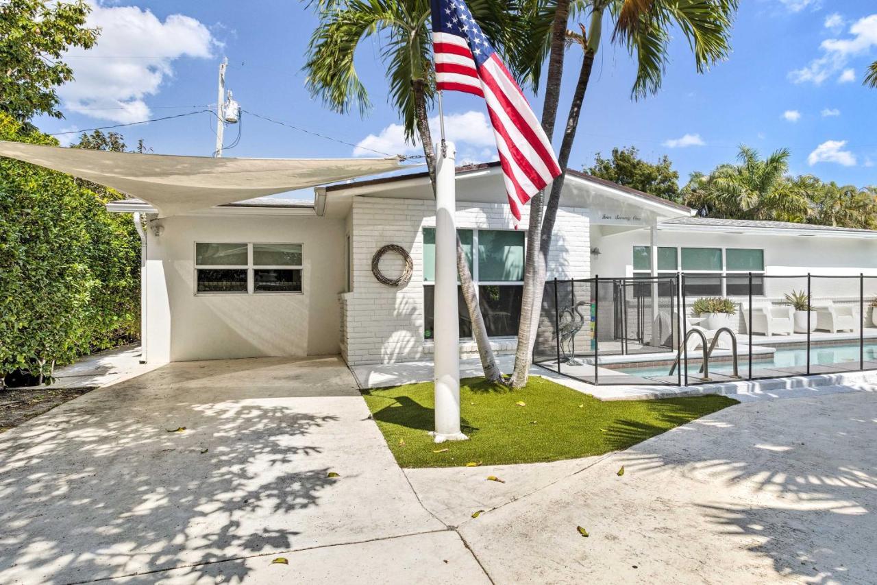 Juno House With Private Pool Walk To Beach!