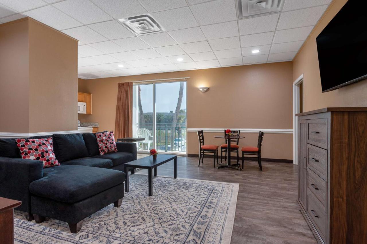 Hotel Travelodge By Wyndham 2*