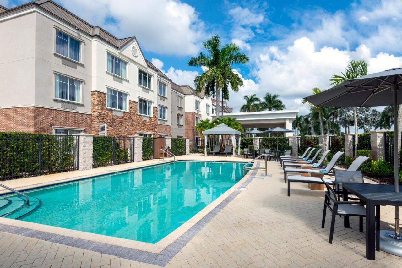 Courtyard By Marriott At Town Center Hotel 3*