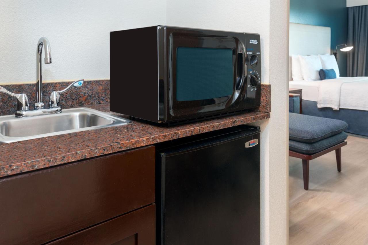 Courtyard By Marriott At Town Center Hotel 3*
