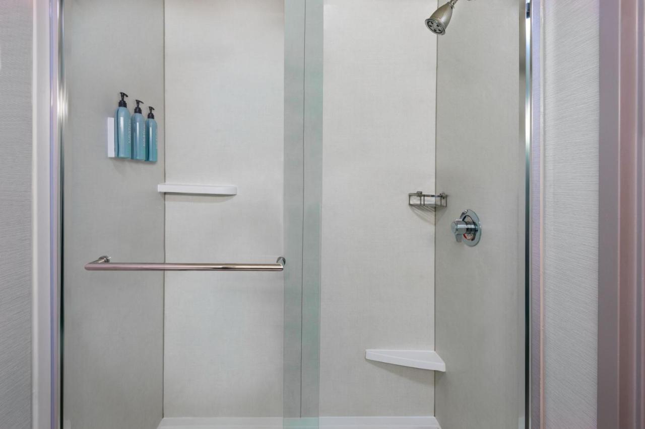 Courtyard By Marriott At Town Center Hotel 3*