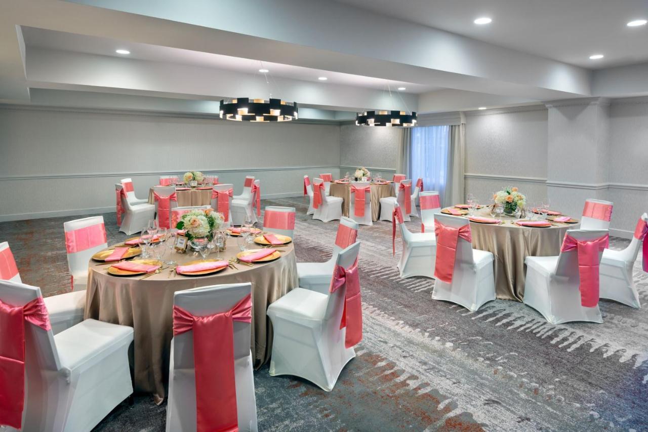 Courtyard By Marriott At Town Center Hotel 3*