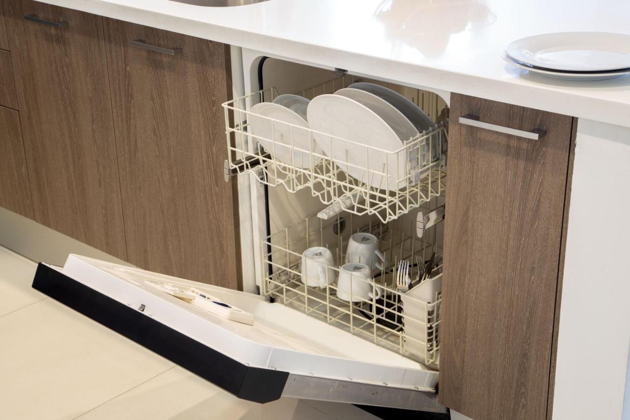 Moderno Residences By Bay Breeze Apartment