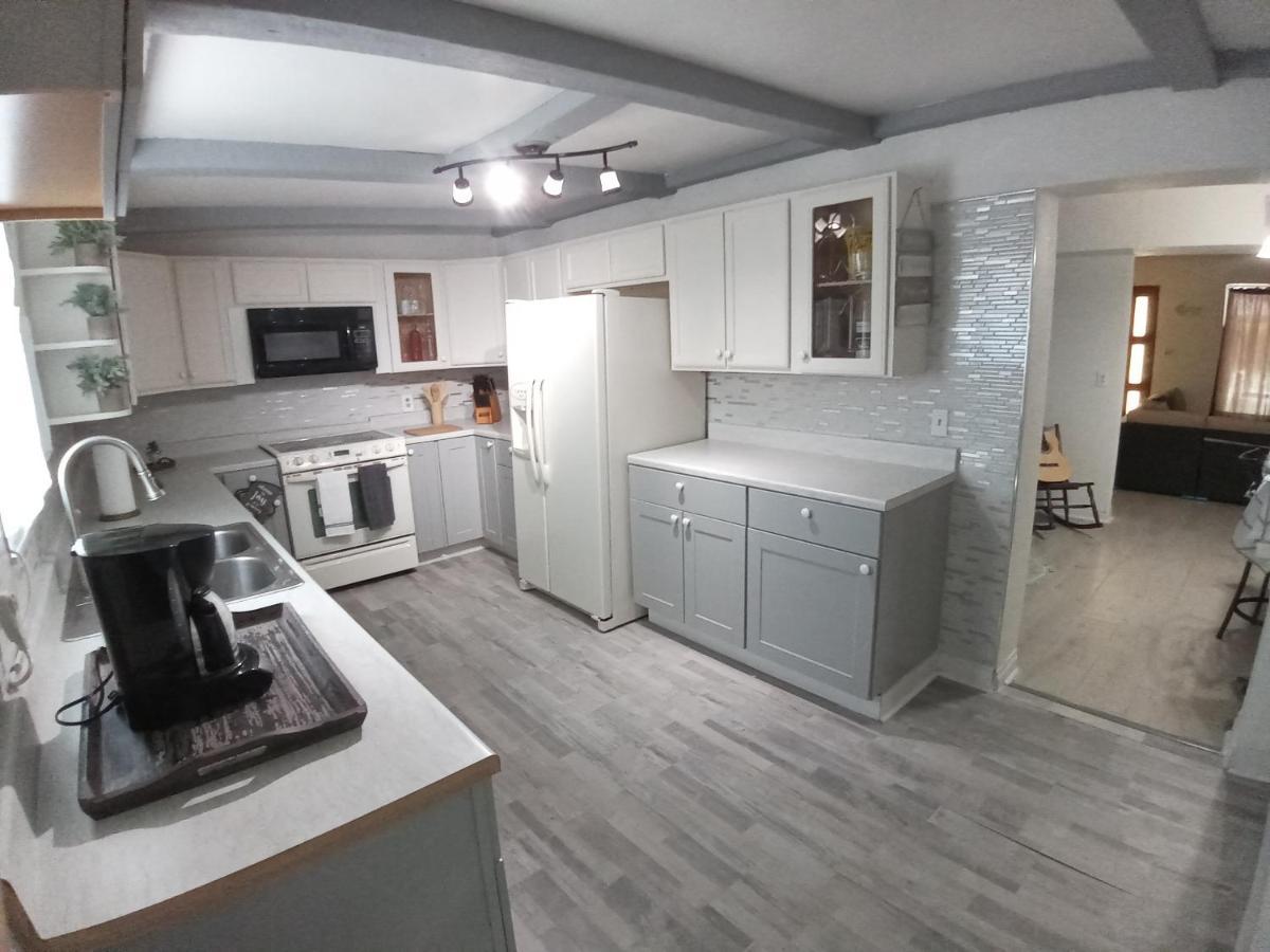 Private Family Pet Friendly Beautiful Beaches Jetted Hot Tub And Fun St. Petersburg