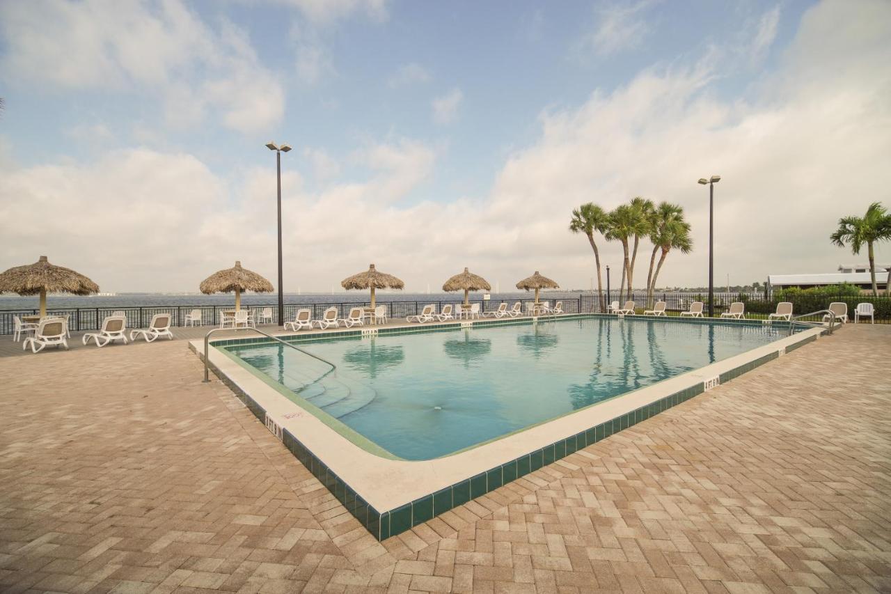 Holiday home Cozy With Community Pools And Access! *