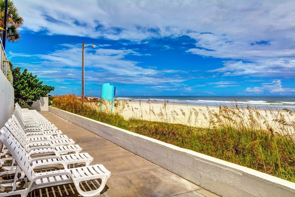 Bahama House - Daytona Shores Hotel