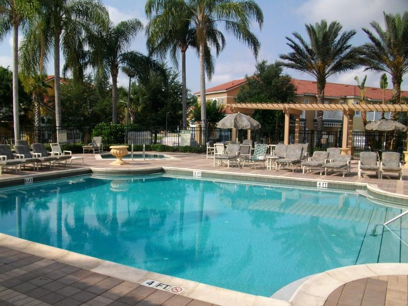 Area And Townhomes 4*