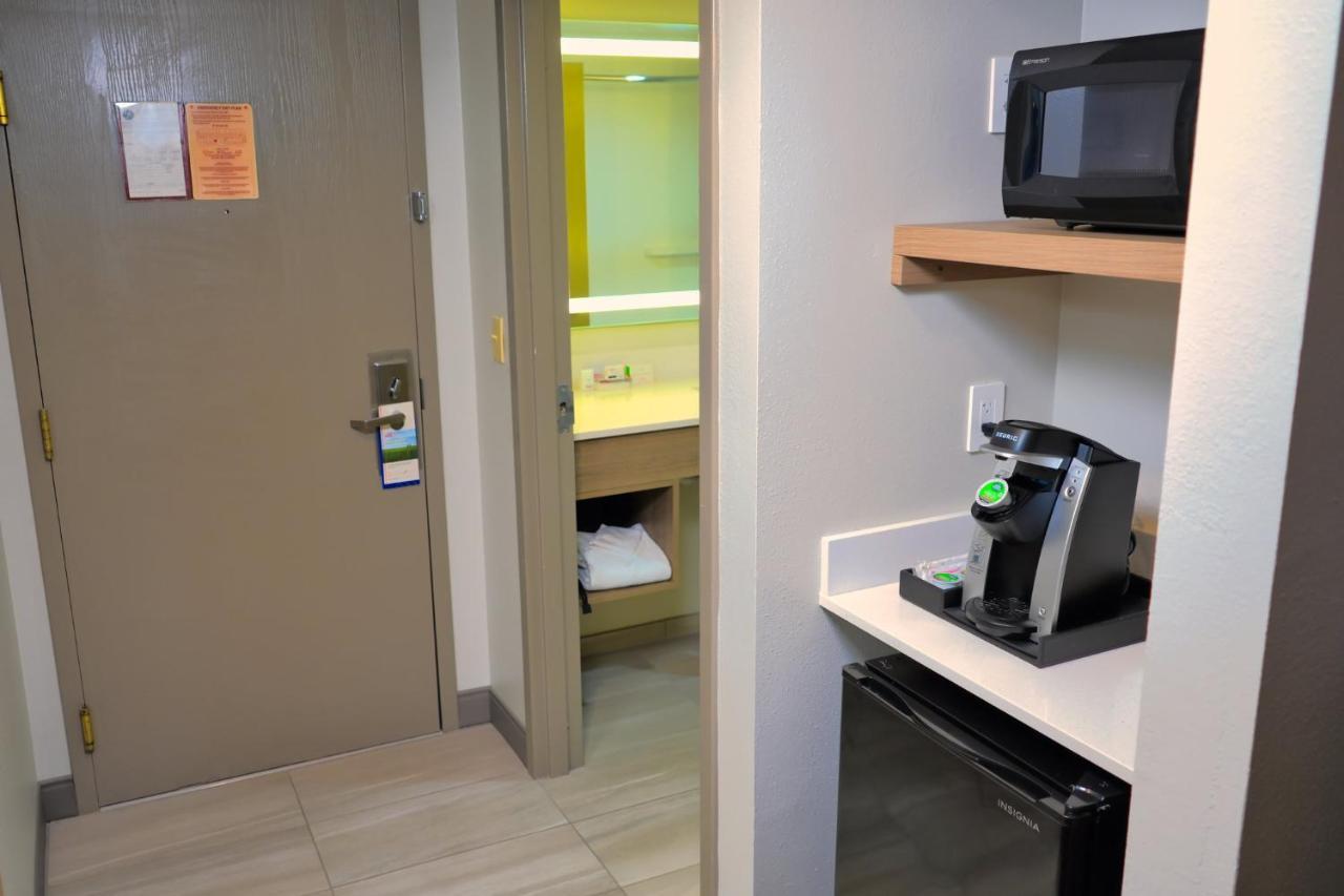 Express & Tampa-oldsmar By Ihg Hotel Oldsmar