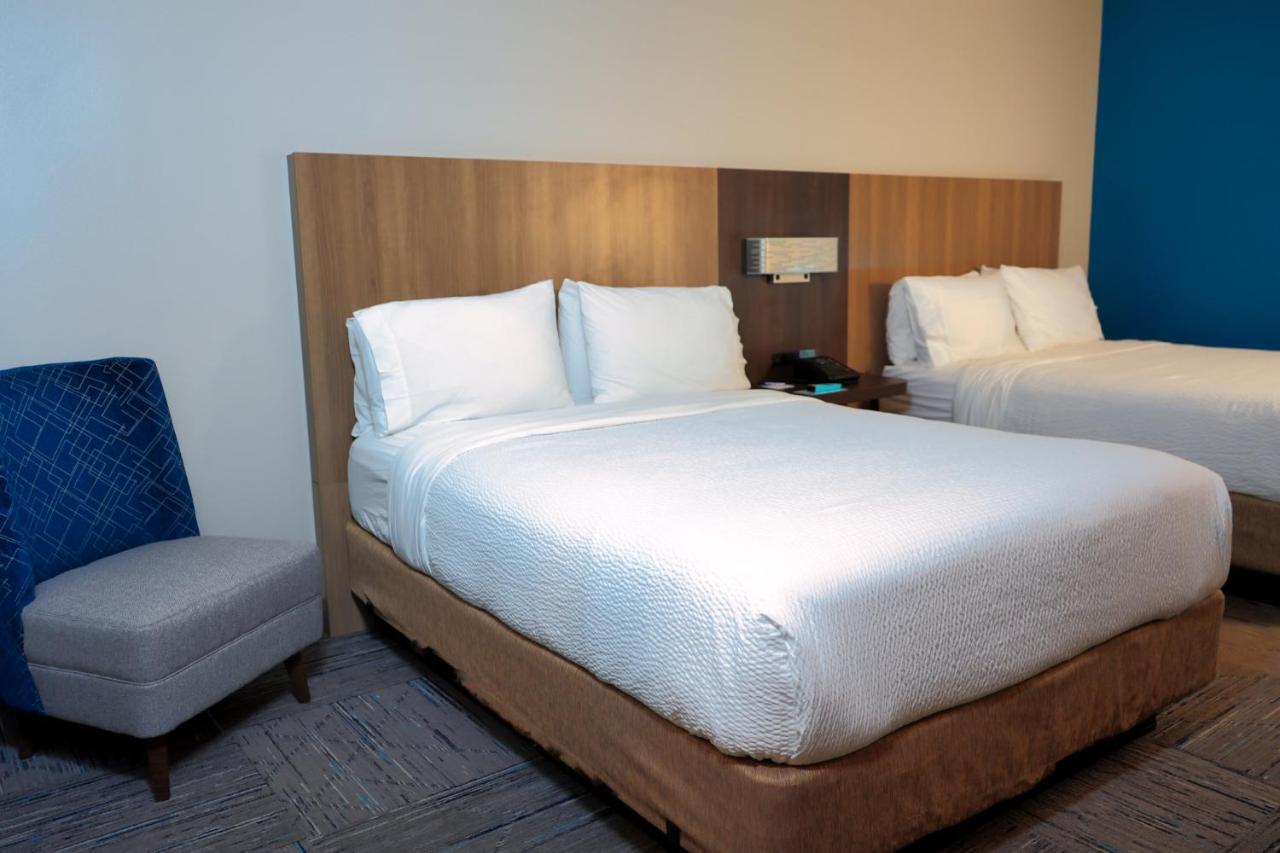 Express & Tampa-oldsmar By Ihg Hotel