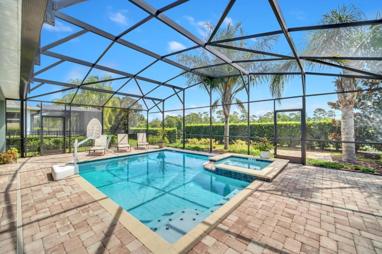 Spacious 8br Family House With Private Caged Pool And Full Size Crib Near Disney Holiday home