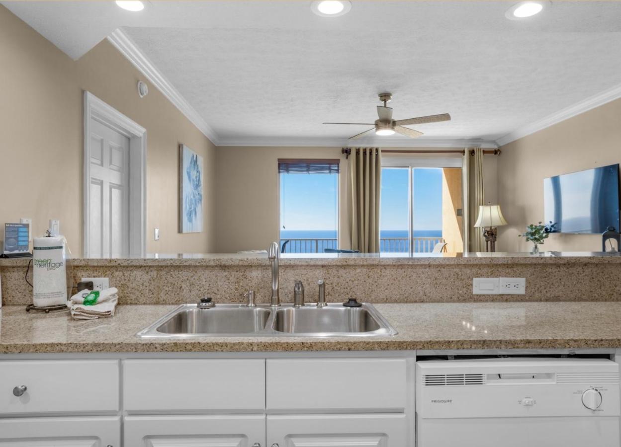 Aparthotel Treasure Island 2102 Front