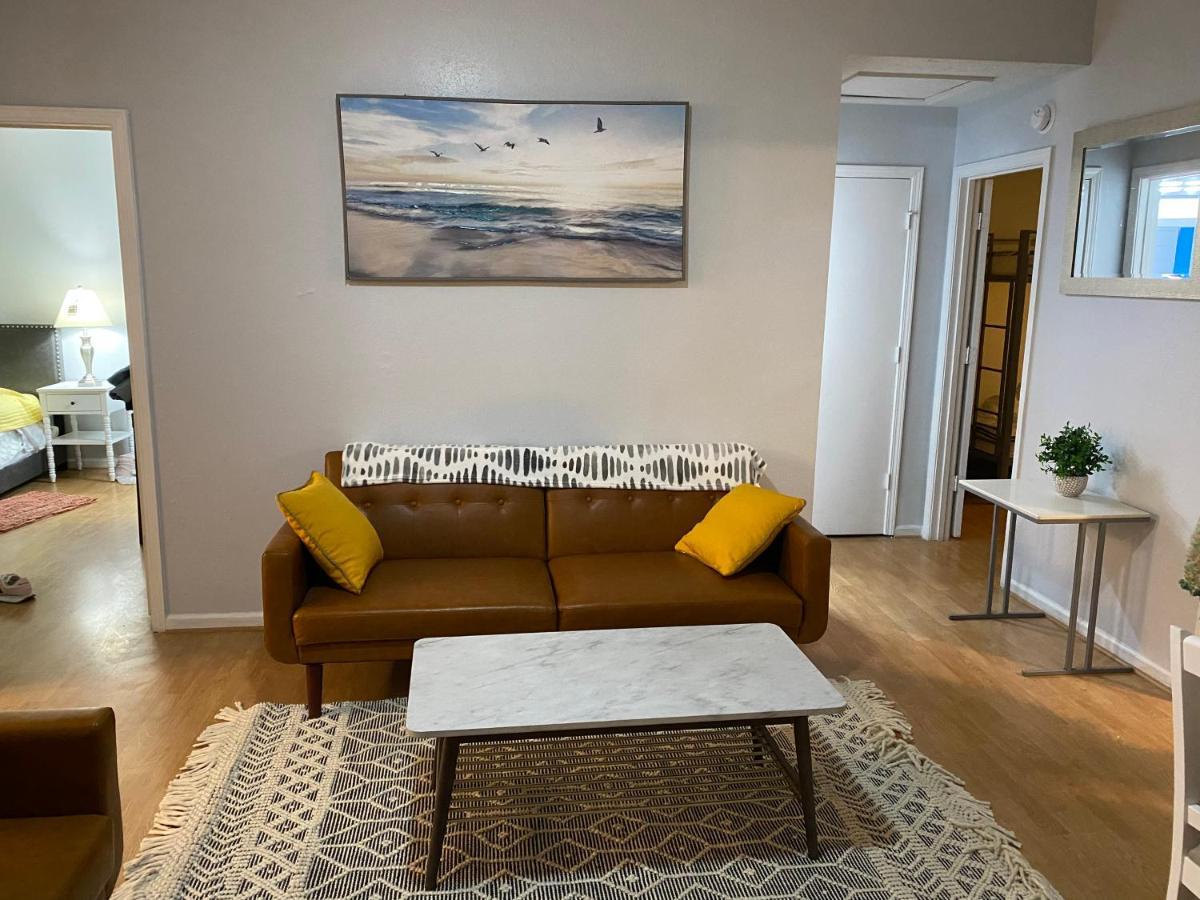 Holiday home Beautiful House Sleeps 12 - Hot Tub - Breakfast - Walk To *