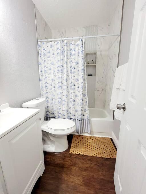 Holiday home Entirehouse W/bush Garden View_private Heated Pool *