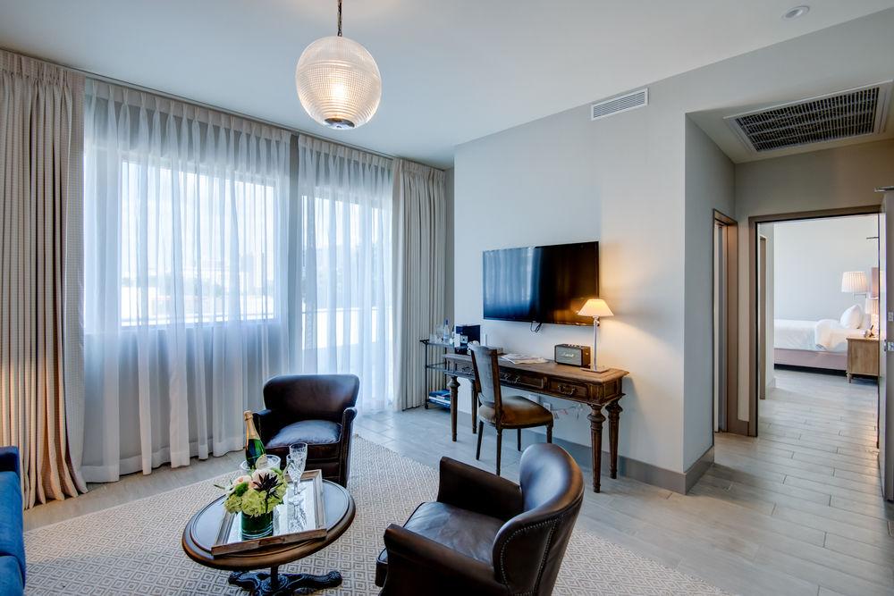Hotel Ansonia By Plymouth 3*