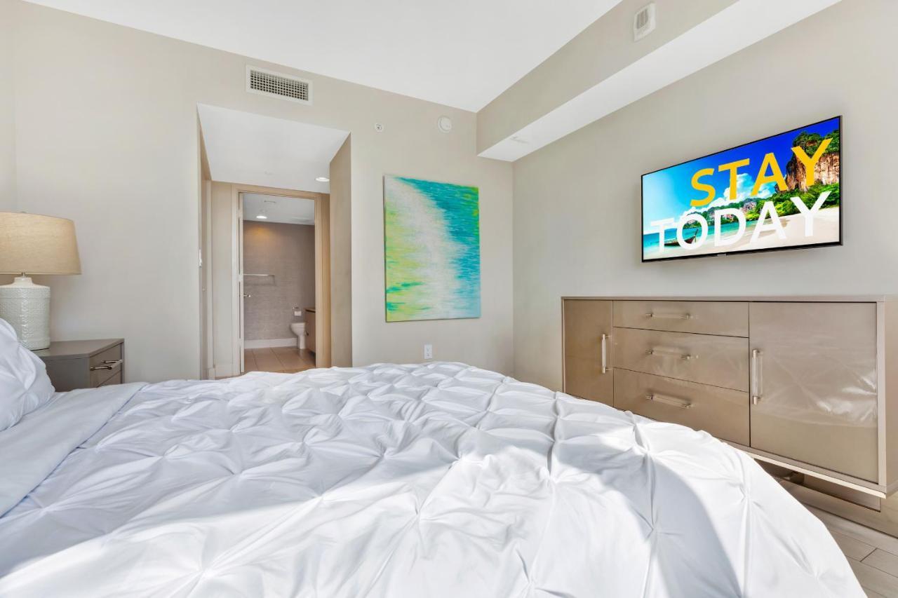 Beachwalk #2301 - Modern 3bdr And 3ba - Balcony, Gym, Amazing Pool Apartment Hallandale Beach