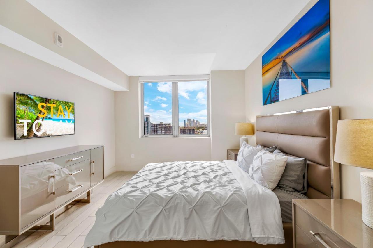 Beachwalk #2301 - Modern 3bdr And 3ba - Balcony, Gym, Amazing Pool * Hallandale Beach
