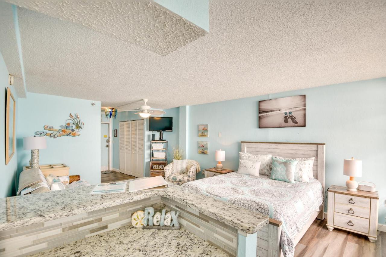 Updated Daytona Oceanfront Studio!