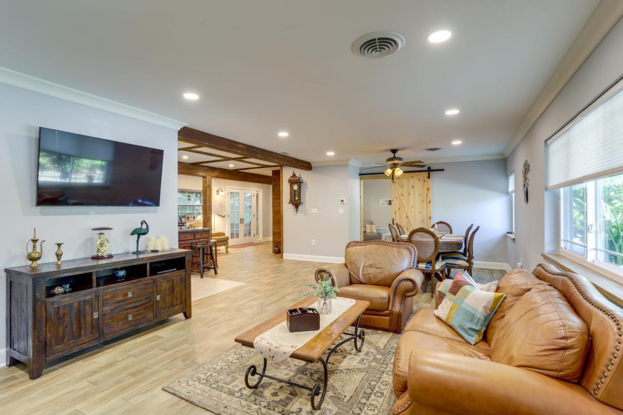 Holiday home Charming With Yard About 5 Mi To Beach! Clearwater