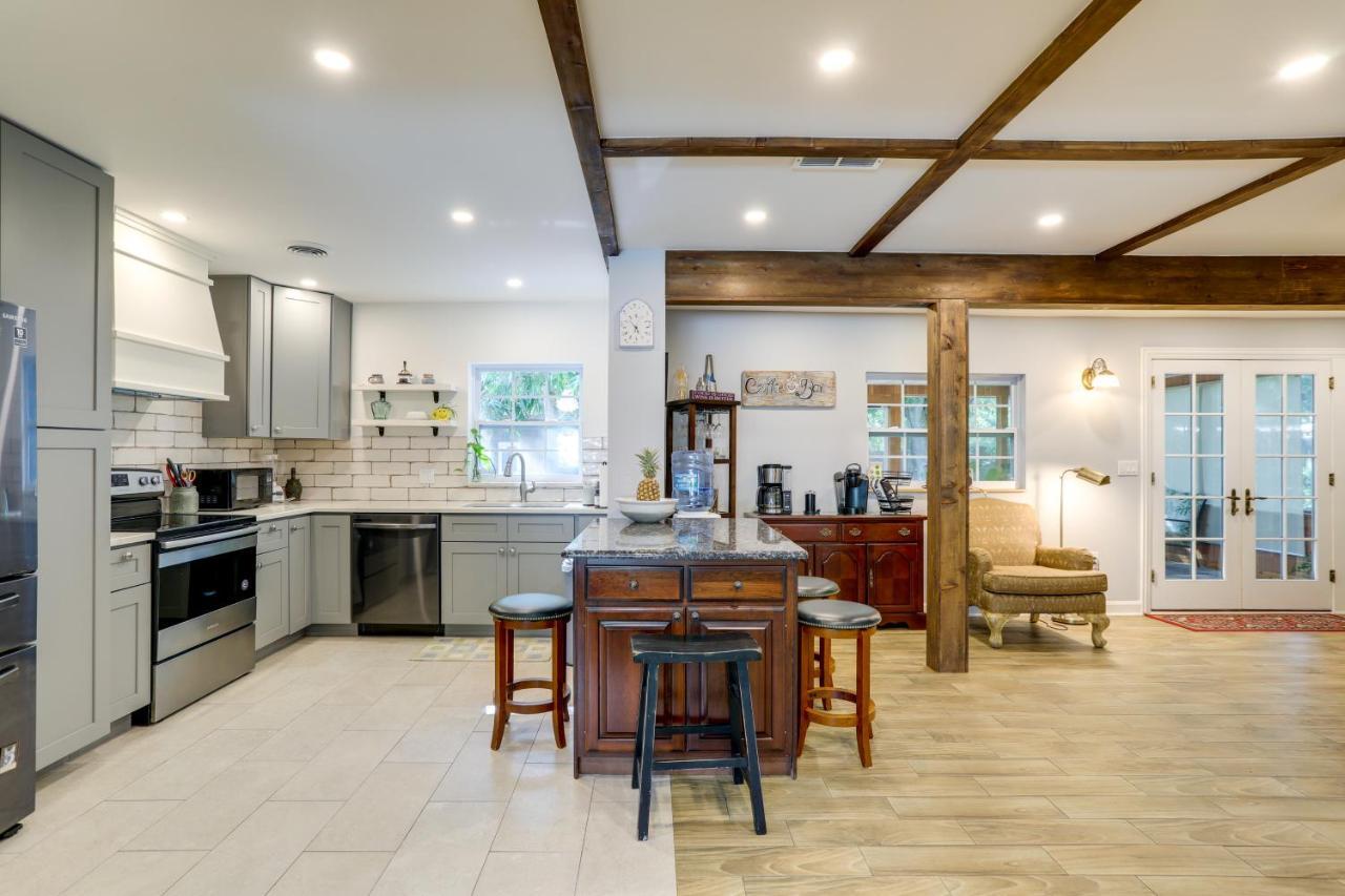 Charming With Yard About 5 Mi To Beach! *