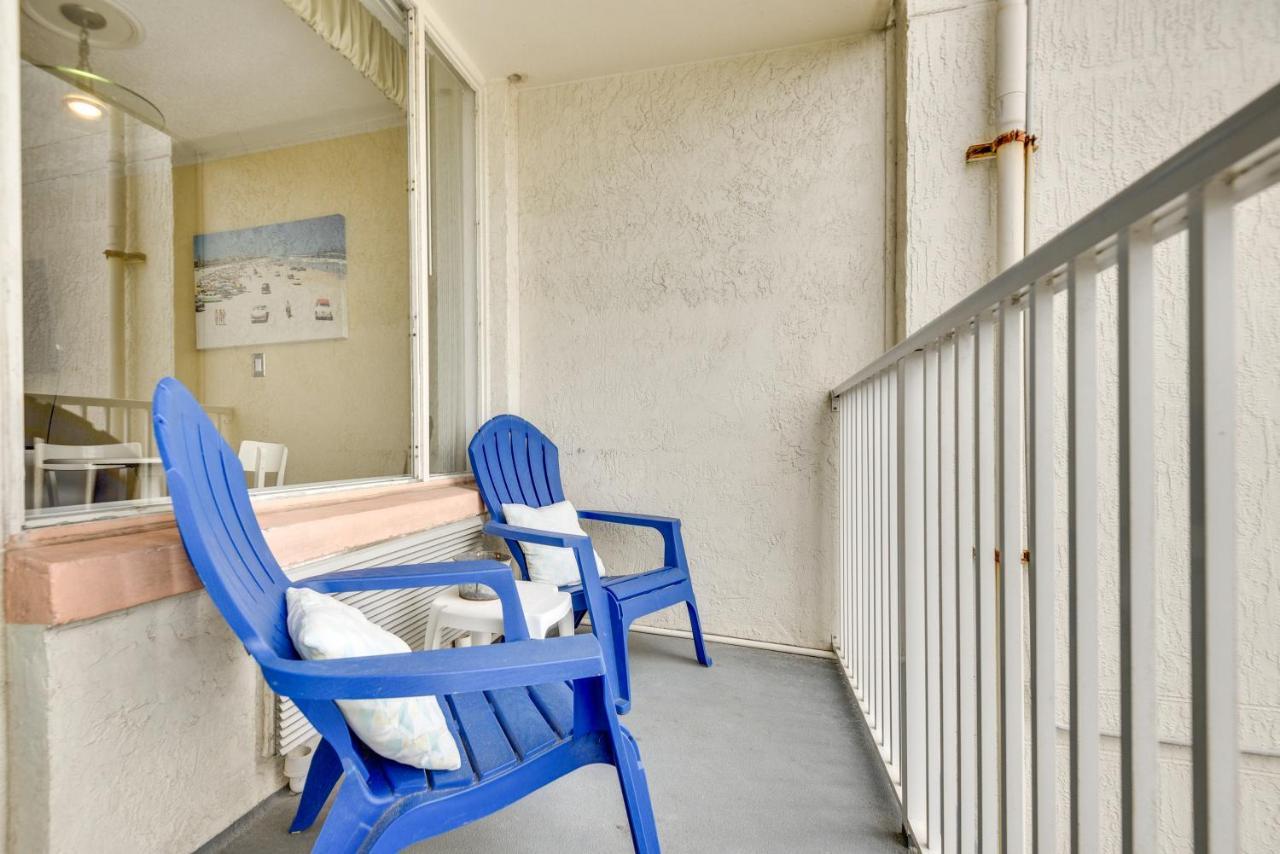 Daytona With Private Lanai 1 Mi To Pier Apartment