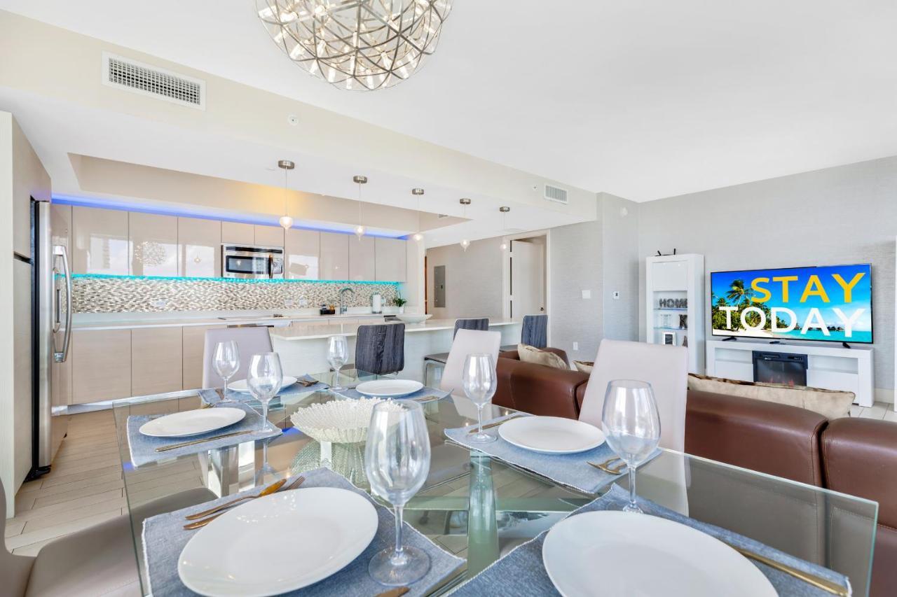 Beachwalk #2301 - Modern 3bdr And 3ba - Balcony, Gym, Amazing Pool Apartment Hallandale Beach