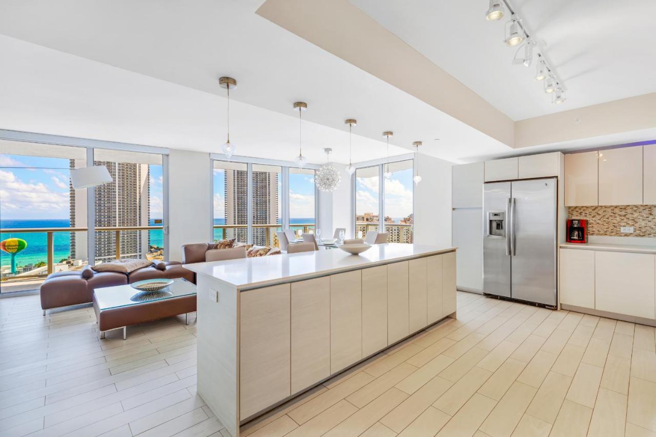 Beachwalk #2301 - Modern 3bdr And 3ba - Balcony, Gym, Amazing Pool * Hallandale Beach