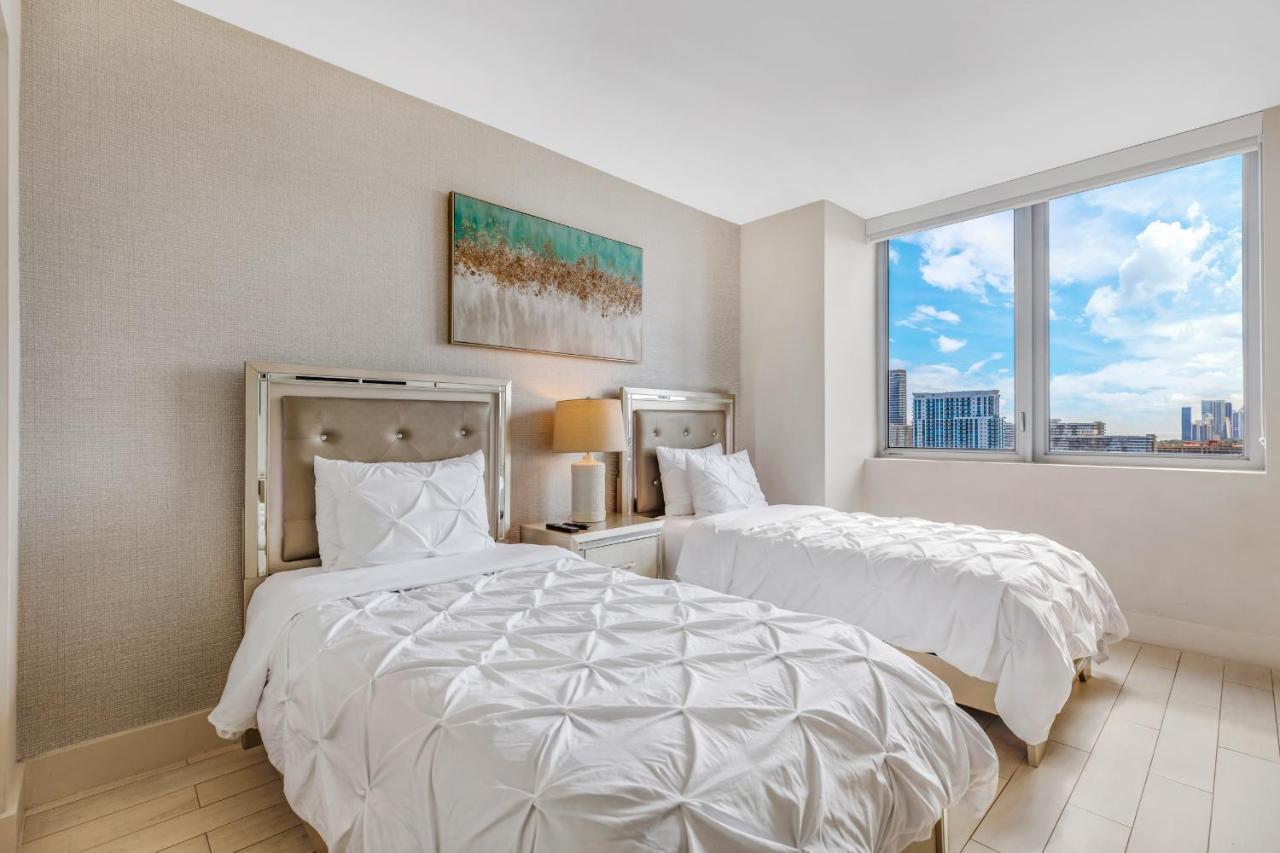 Apartment Beachwalk #2301 - Modern 3bdr And 3ba - Balcony, Gym, Amazing Pool *