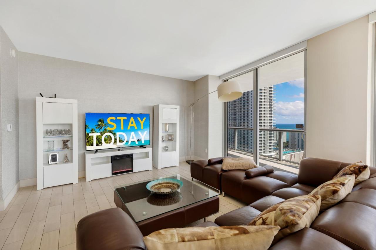 Beachwalk #2301 - Modern 3bdr And 3ba - Balcony, Gym, Amazing Pool * Hallandale Beach