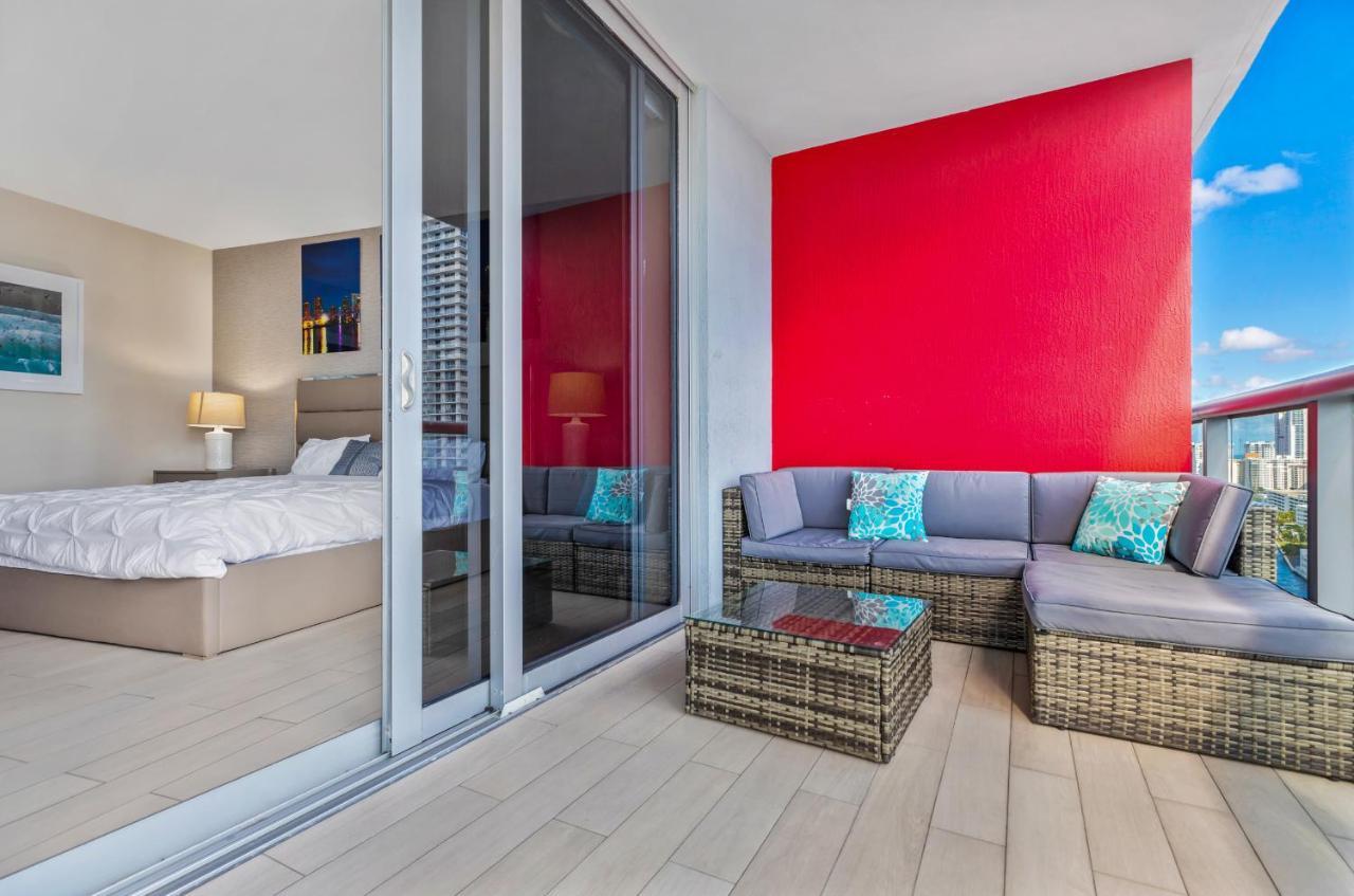 Beachwalk #2301 - Modern 3bdr And 3ba - Balcony, Gym, Amazing Pool Hallandale Beach