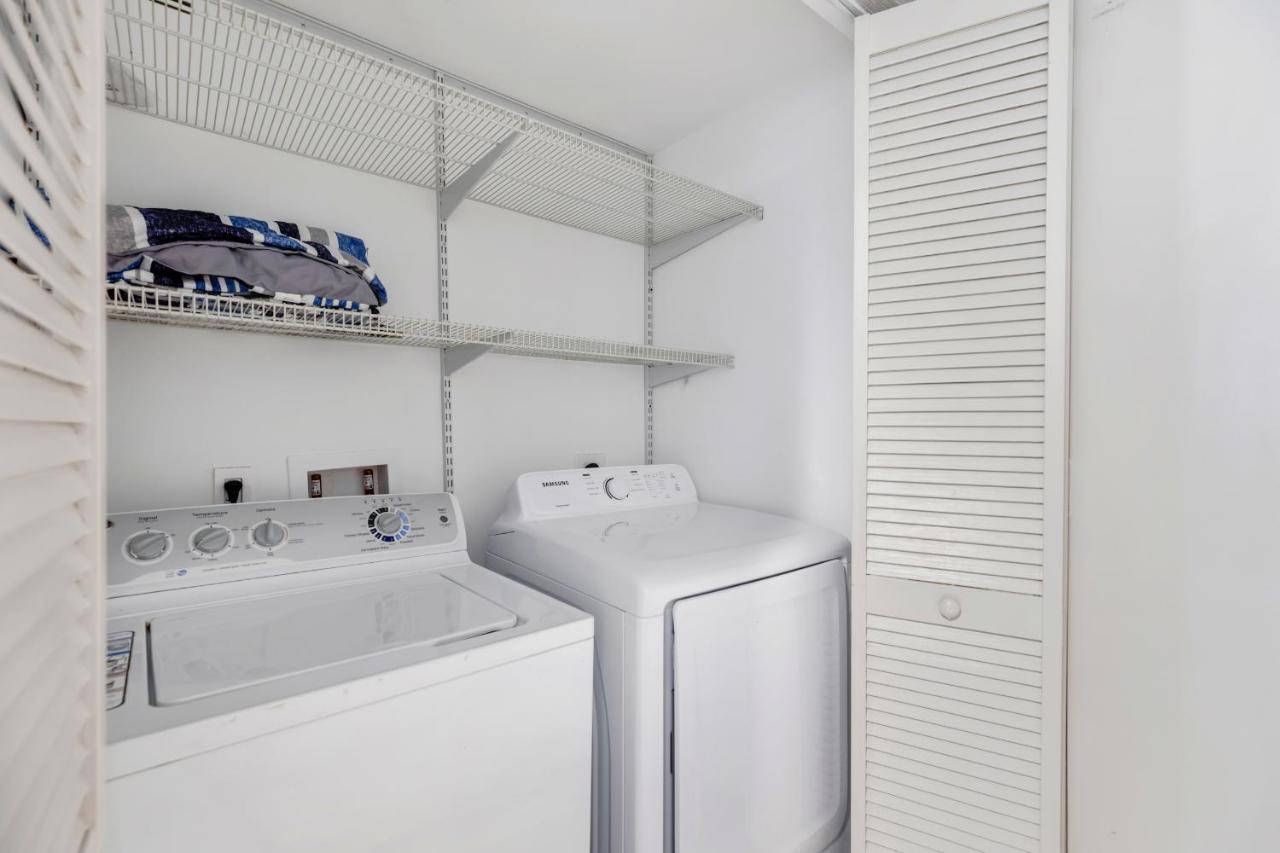 Beachwalk #2301 - Modern 3bdr And 3ba - Balcony, Gym, Amazing Pool Apartment *