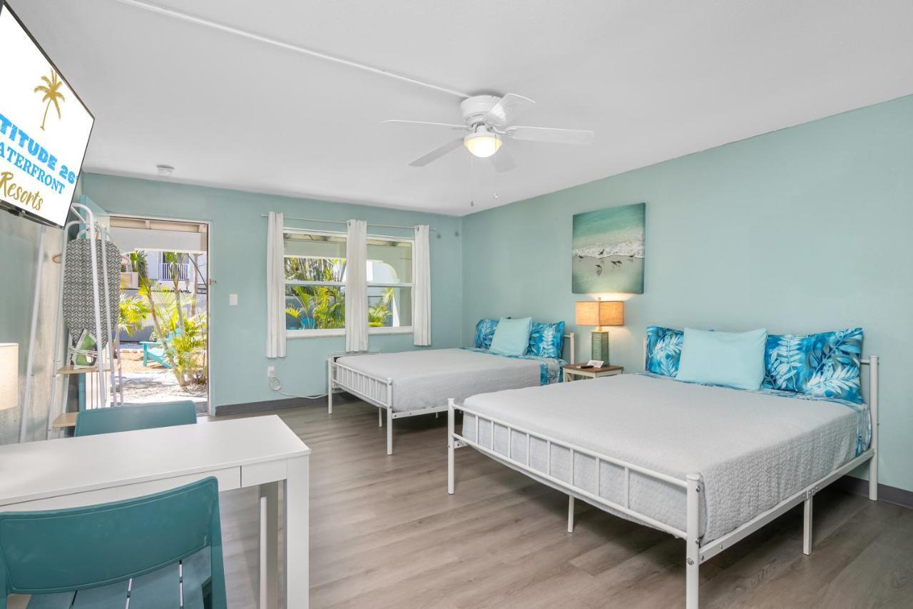 Latitude 26 Waterfront Boutique - Myers Fort Myers Beach