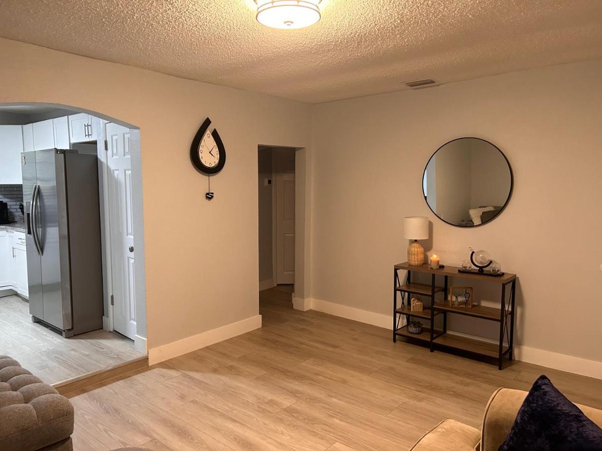 House With A View Of Hard Rock Apartment