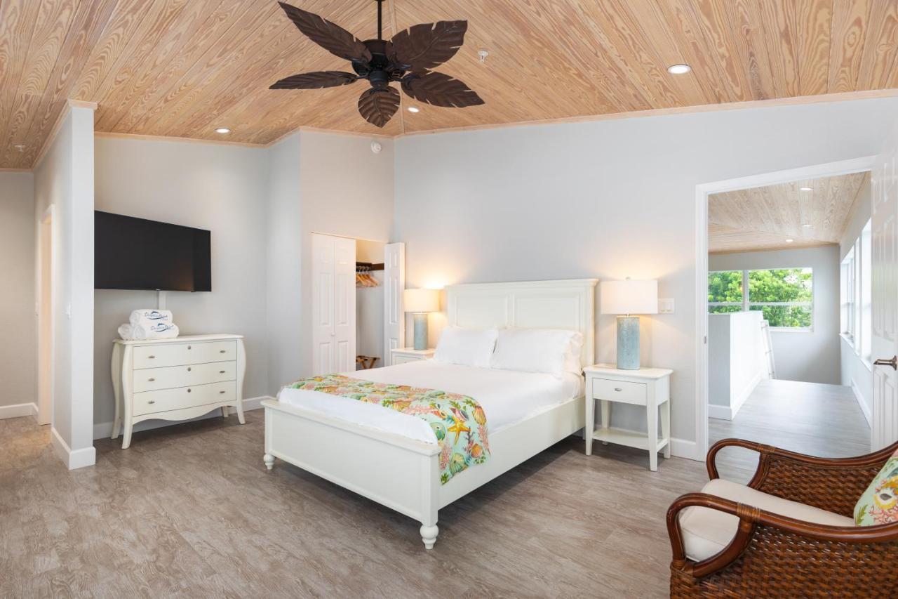 Dolphin Point 3*