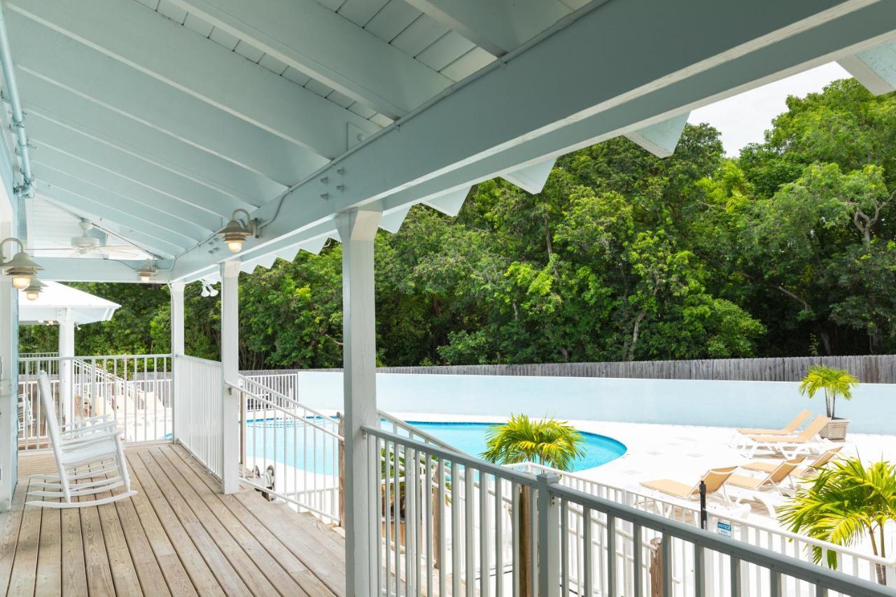 Resort Dolphin Point