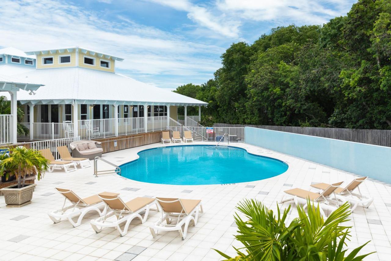 Resort Dolphin Point