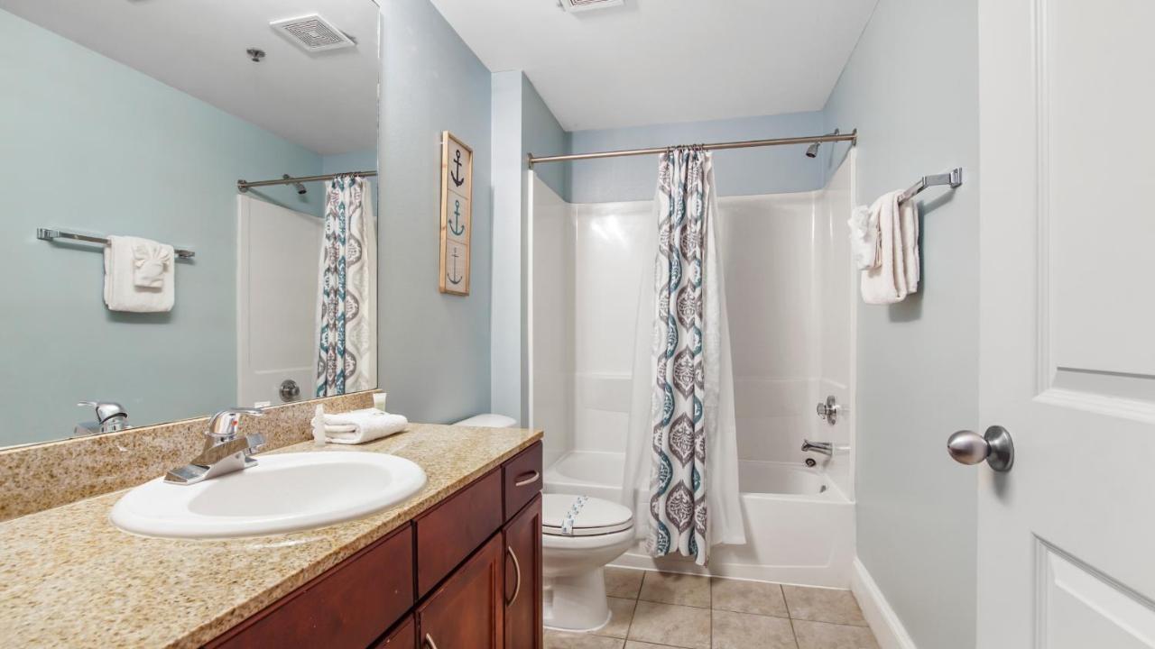 Holiday home Sunset Envy At Laketown Wharf #1803 By Nautical *