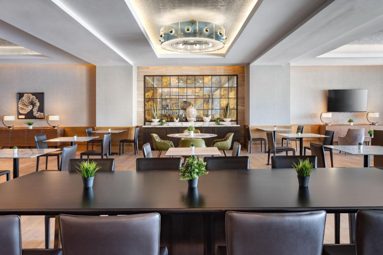 Jw Marriott Water Street Hotel