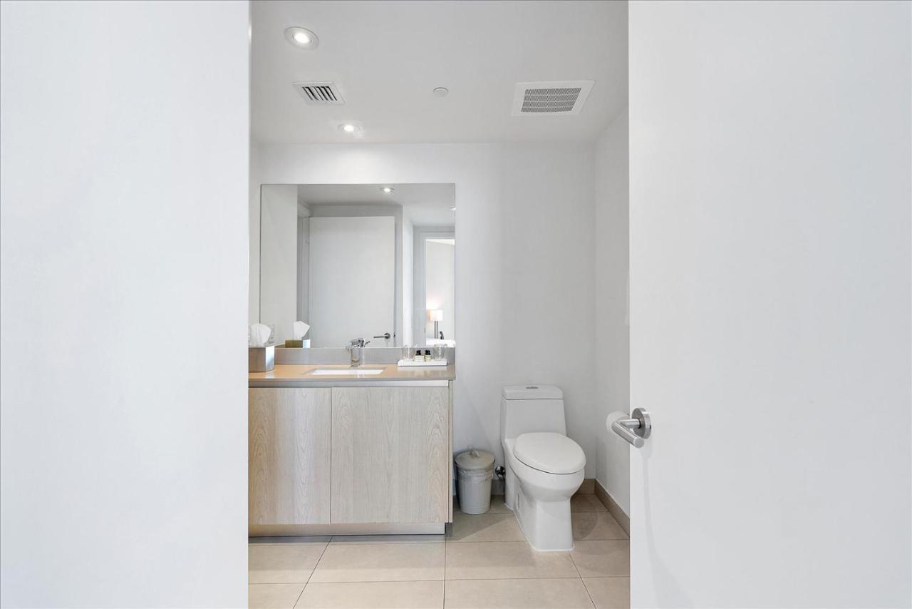 Ocean View 2 Bed On 23rd Floor Miami * Hallandale Beach